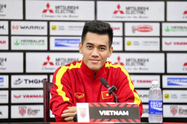 Tiến Linh nói gì khi phải truyền nước trước trận bán kết lượt về AFF Cup 2022? - Ảnh 1.