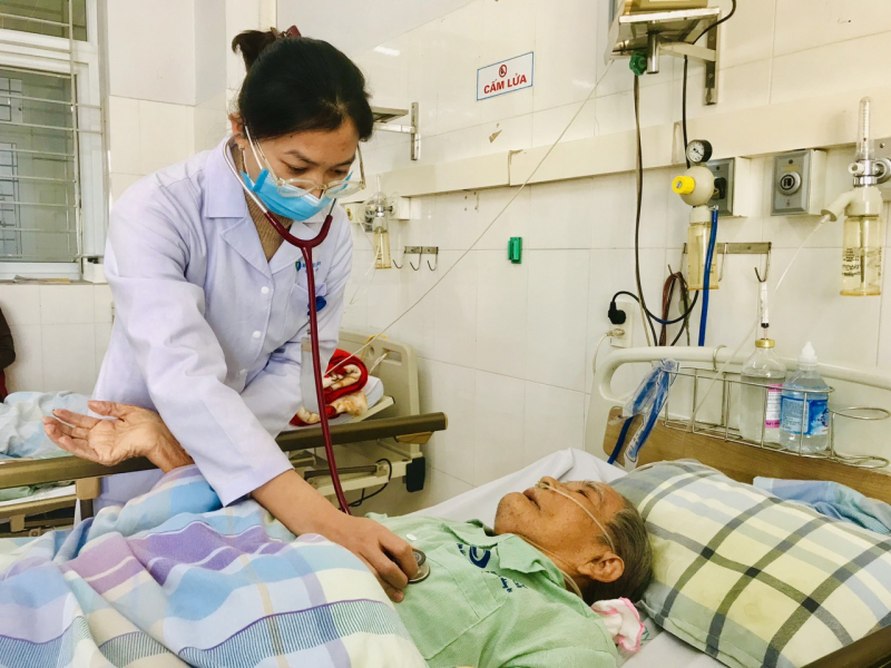 Trời lạnh, người mắc bệnh này cần đề phòng &quot;bỗng dưng&quot; khó thở - Ảnh 2.