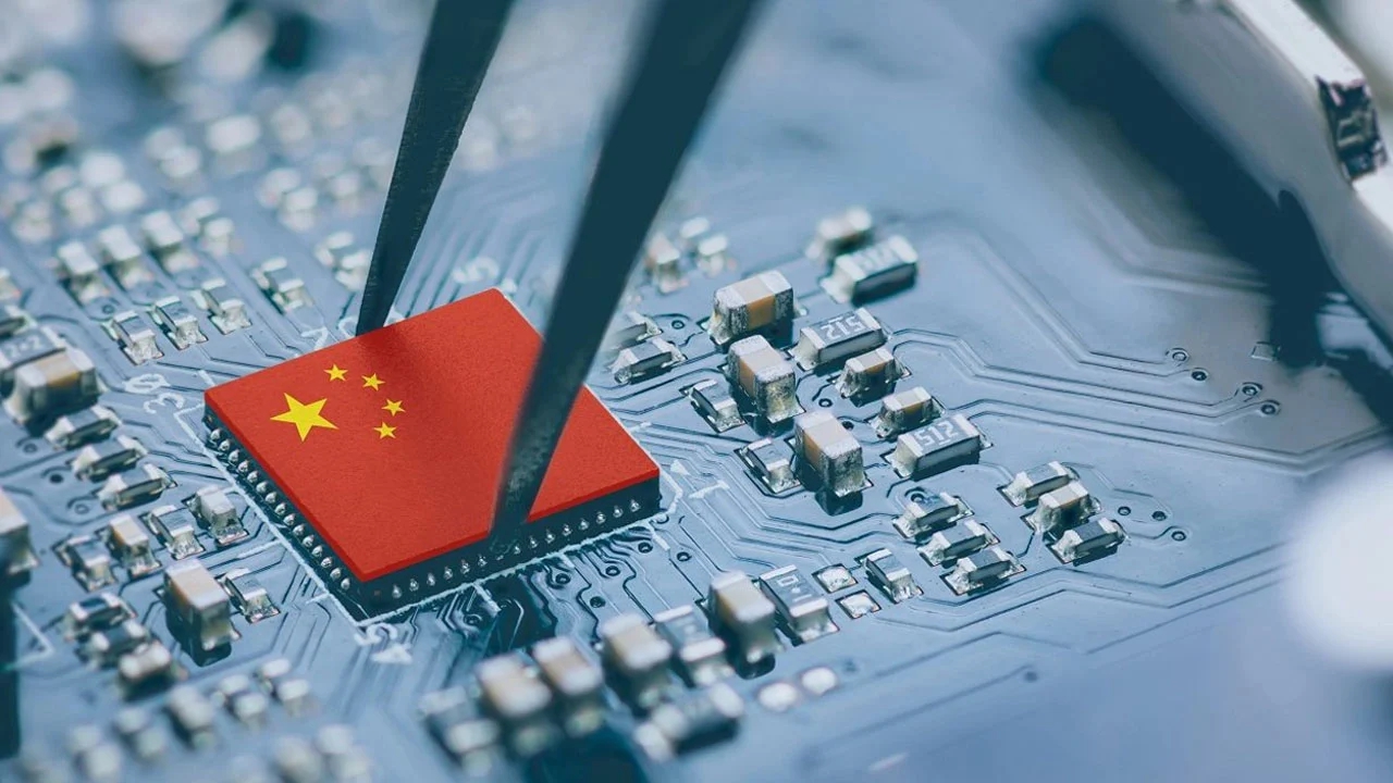 Trước đây, các nhà sản xuất máy tính như Dell và HP đã mua chip từ các nhà phát triển chip mà không cần lo lắng quá nhiều về nơi chúng được sản xuất. Ảnh: @AFP.
