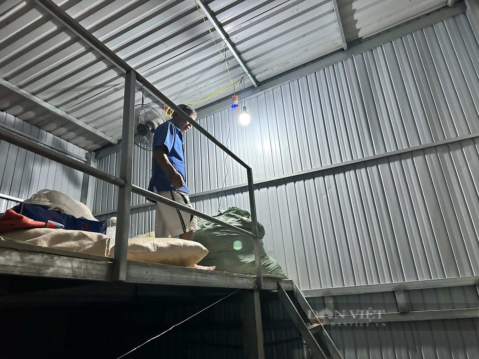 Người phụ nữ ở TPHCM bị nhóm giả danh công an lừa 840 triệu đồng, nguy cơ mất luôn căn nhà đang ở   - Ảnh 2.
