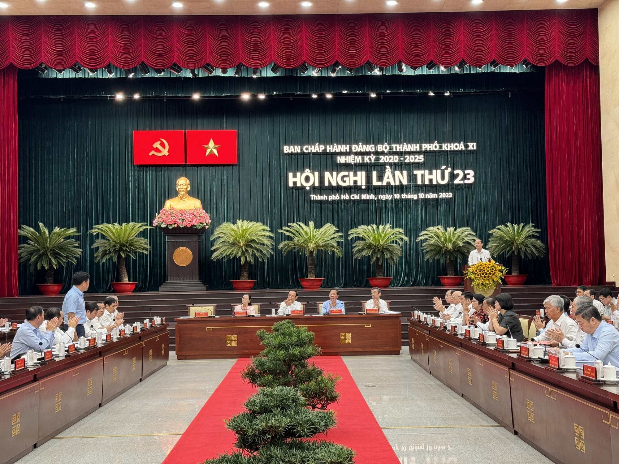 Bí thư TP.HCM Nguyễn Văn Nên: Cần những giải pháp cụ thể, đủ mạnh trong ba tháng cuối năm - Ảnh 1.