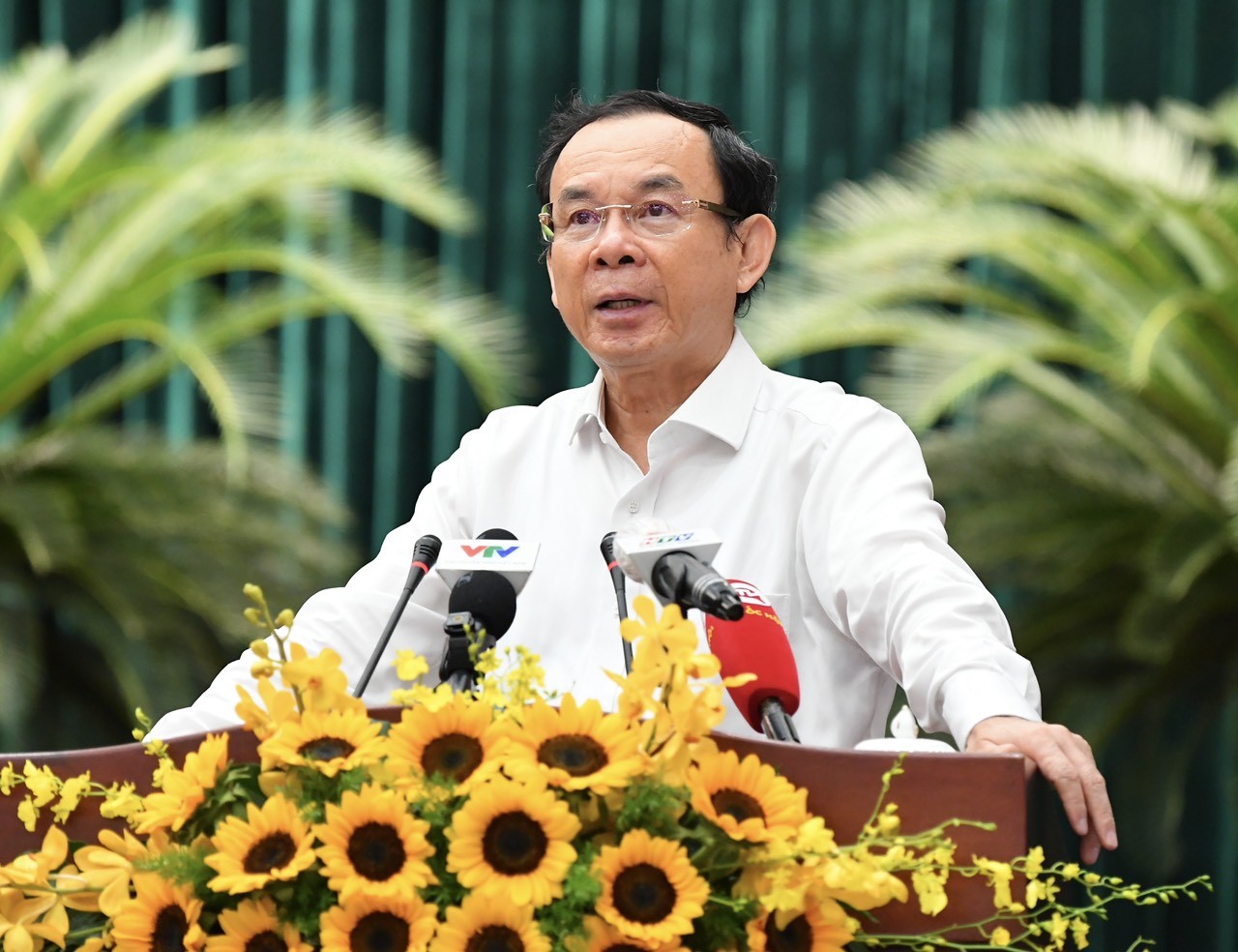 Bí thư TP.HCM Nguyễn Văn Nên: Cần những giải pháp cụ thể, đủ mạnh trong ba tháng cuối năm - Ảnh 3.