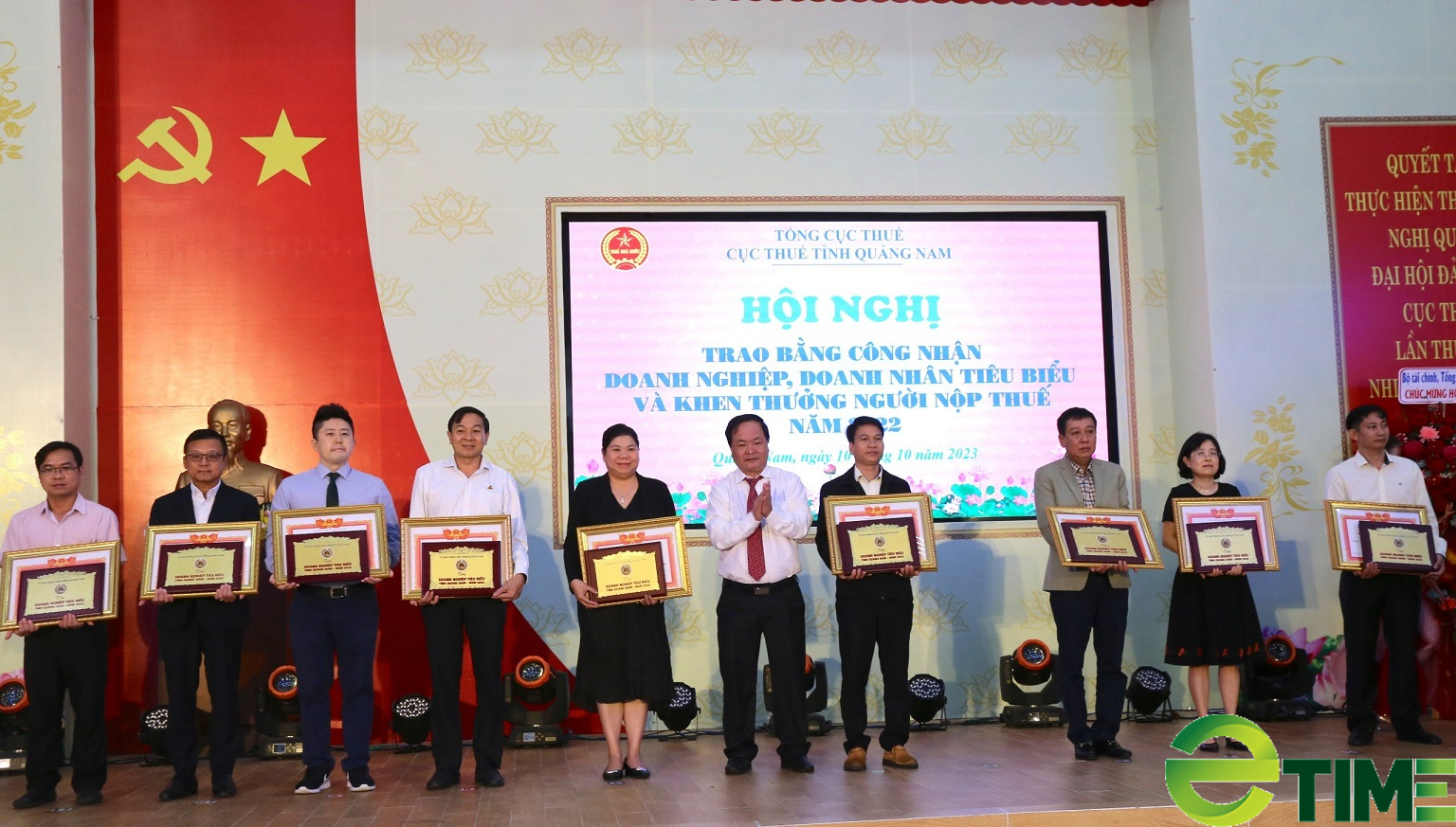 Quảng Nam tôn vinh 50 doanh nghiệp, doanh nhân tiêu biểu năm 2022 - Ảnh 3. Quảng Nam tôn vinh 50 doanh nghiệp, doanh nhân tiêu biểu năm 2022 - Ảnh 3.