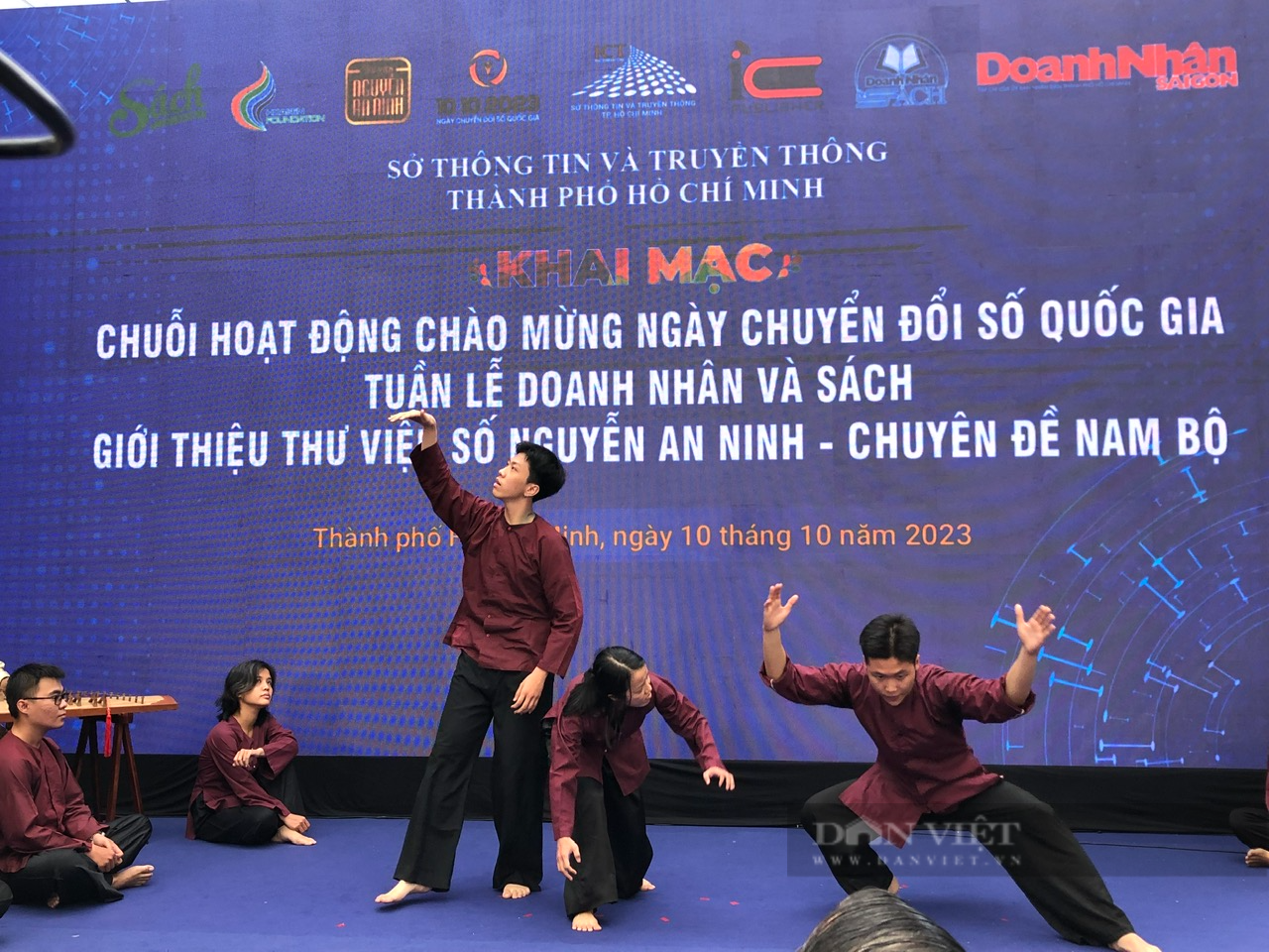 Cùng Tuần lễ Doanh nhân và sách ra mắt Thư viện số Nguyễn An Ninh - Ảnh 1.