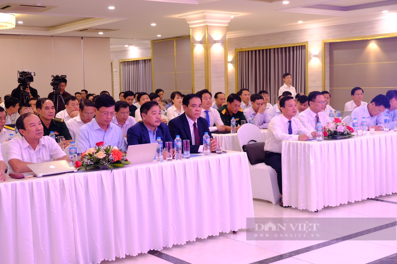 Hà Tĩnh: Lấy người dân, doanh nghiệp làm trung tâm của tiến trình chuyển đổi số - Ảnh 1.