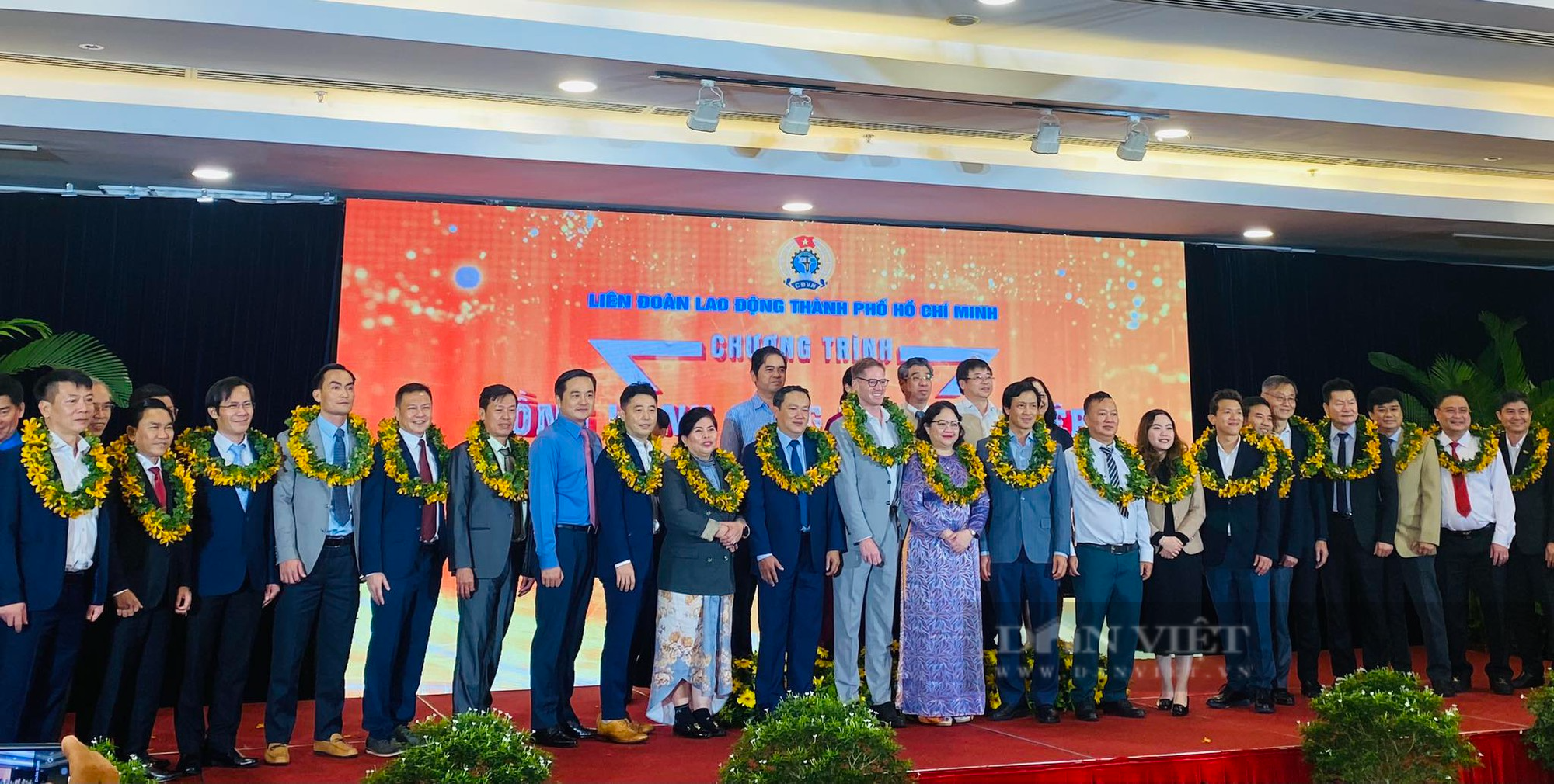 Vinh danh 23 chủ doanh nghiệp trong chương trình &quot;Đồng hành cùng doanh nghiệp năm 2023&quot; - Ảnh 5.