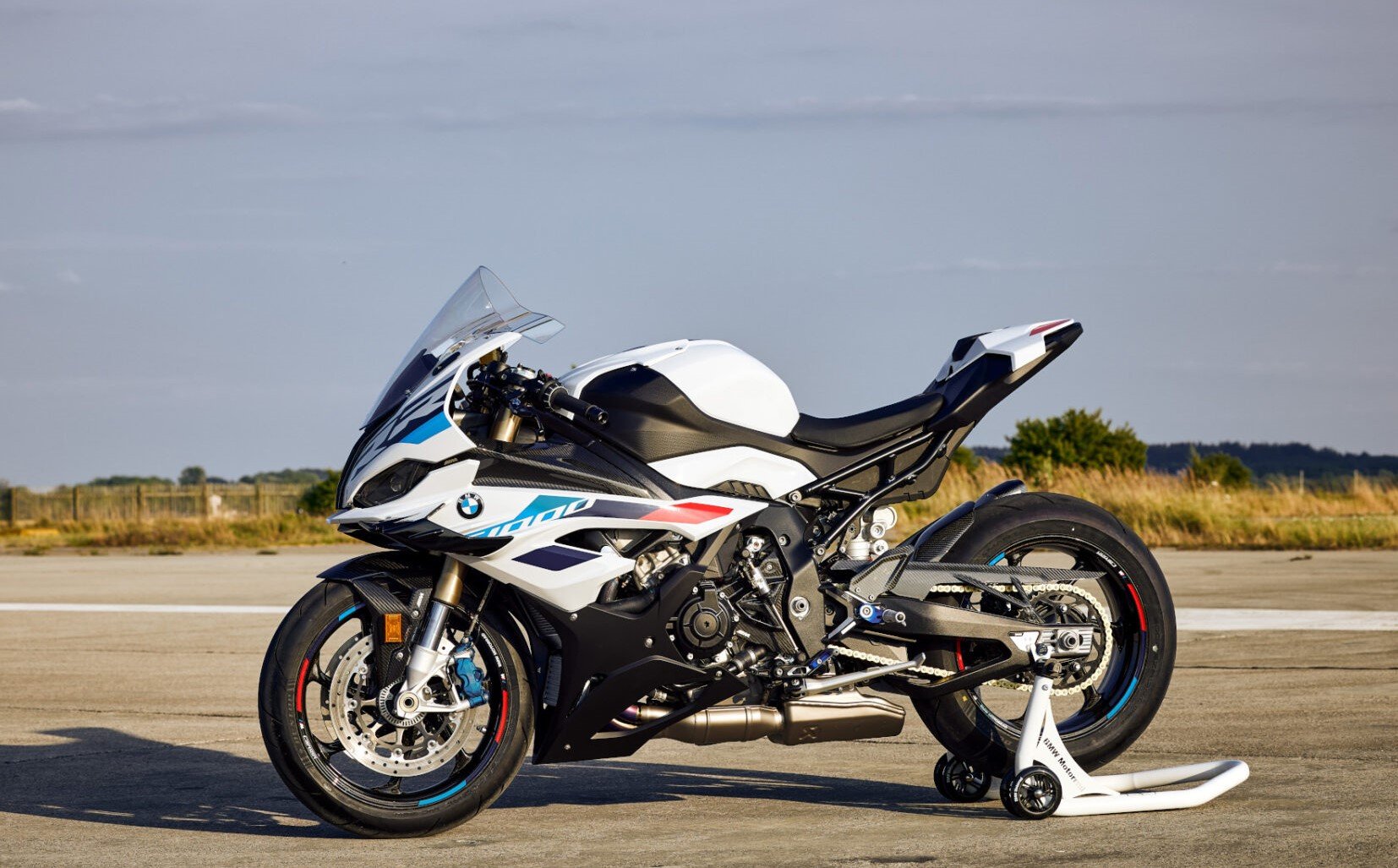 Siêu mô tô BMW S1000 RR bạc tỷ và chuyện Ngọc Trinh té xe trầy xước - Ảnh 3. Siêu mô tô BMW S1000 RR bạc tỷ và chuyện Ngọc Trinh té xe trầy xước - Ảnh 3.