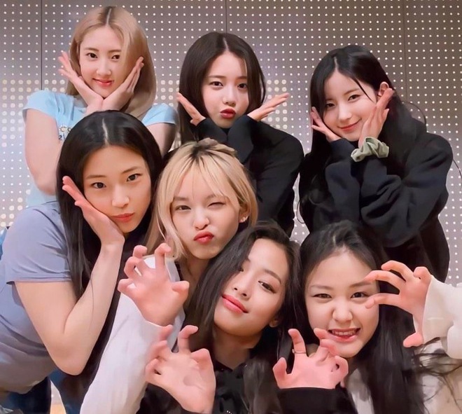 &quot;Hậu duệ&quot; của BLACKPINK sắp ra mắt khán giả - Ảnh 1.