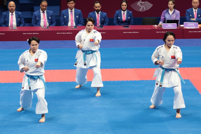 Cựu tuyển thủ karate Bùi Việt Bằng phân tích &quot;độ khó&quot; của HCV kata đồng đội nữ ASIAD 2023  - Ảnh 1.