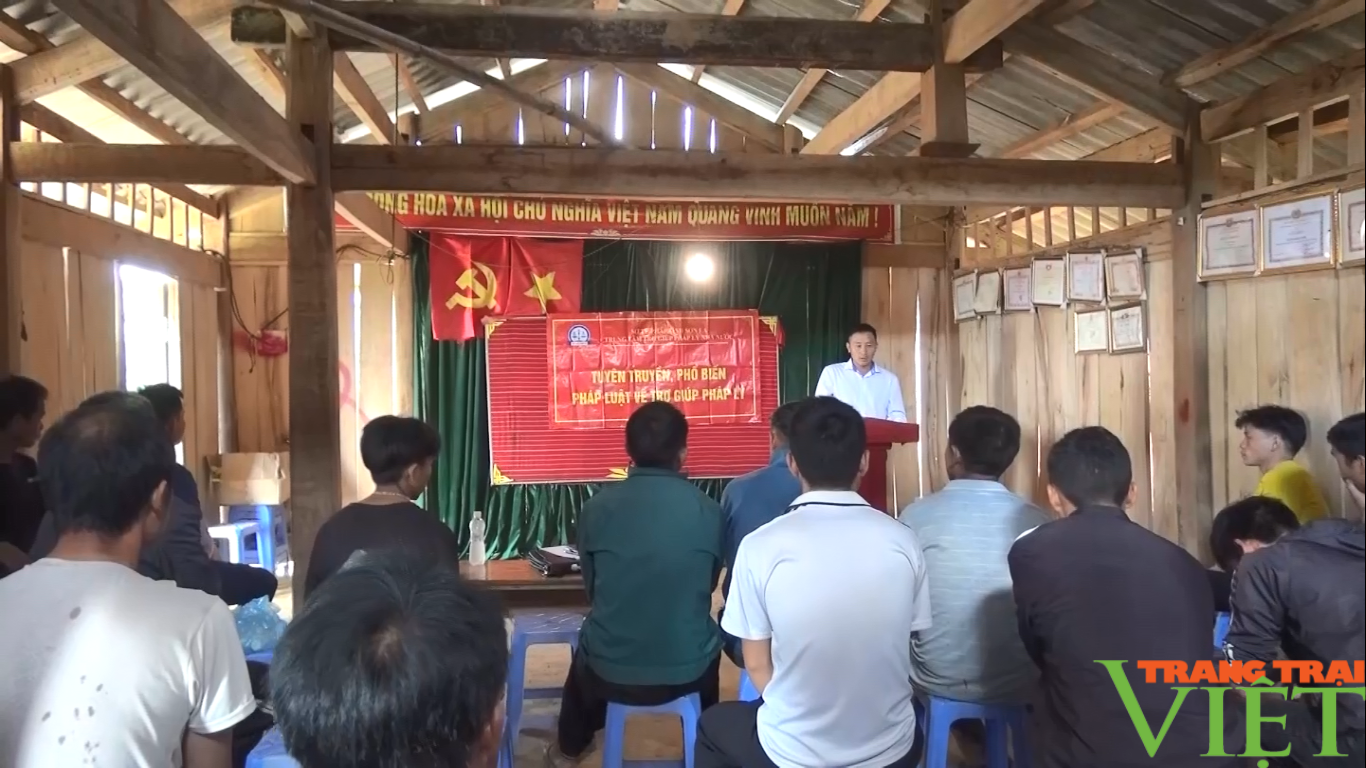 Quê nghèo Bắc Yên đưa pháp luật vào cuộc sống - Ảnh 2. Quê nghèo Bắc Yên đưa pháp luật vào cuộc sống - Ảnh 2.