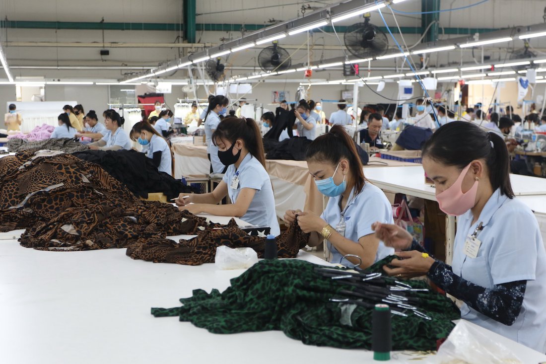 Ngành công nghiệp ở TP.HCM giảm sút, cần tái cơ cấu theo hướng phát triển bền vững - Ảnh 2.