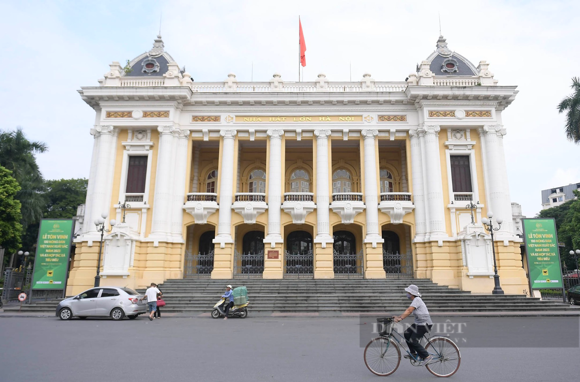 Cận cảnh buổi tổng duyệt Lễ tôn vinh 100 nông dân xuất sắc và 63 HTX Việt Nam tiêu biểu năm 2023 - Ảnh 1.