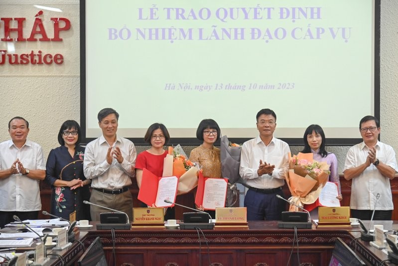 Bộ trưởng Bộ Tư pháp điều động, bổ nhiệm 3 nữ cán bộ lãnh đạo - Ảnh 1.