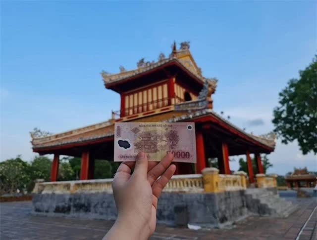 Địa danh nào của Huế được in trên tiền Việt Nam? - Ảnh 5.