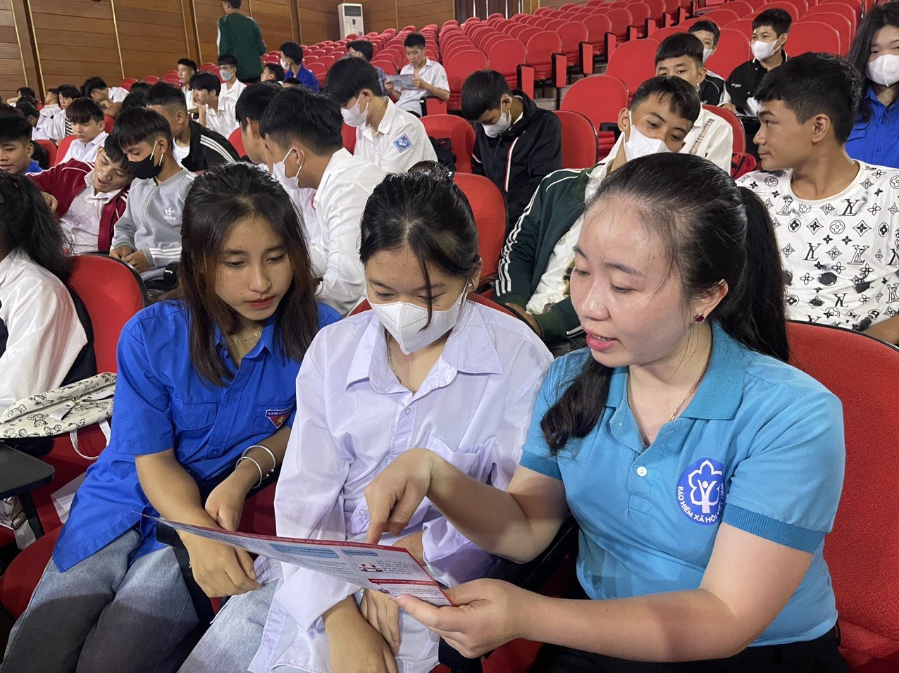 Những bệnh nặng mà 4 học sinh, sinh viên đã được BHYT chi trả hàng tỷ đồng - Ảnh 2.