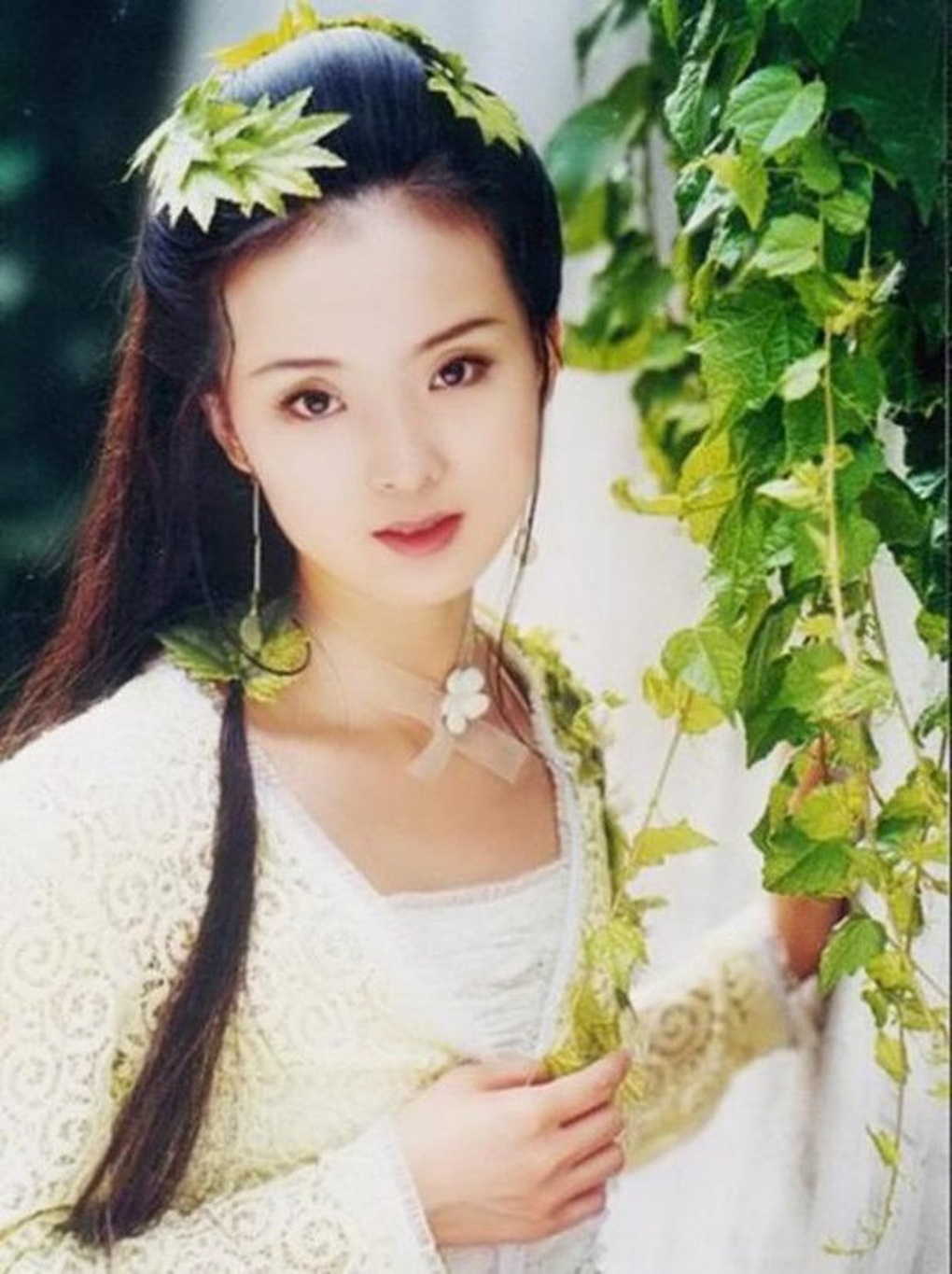 Chồng đại gia gặp khó khăn, mỹ nhân &quot;Hoàn Châu cách cách&quot; tìm cách mưu sinh - Ảnh 1.