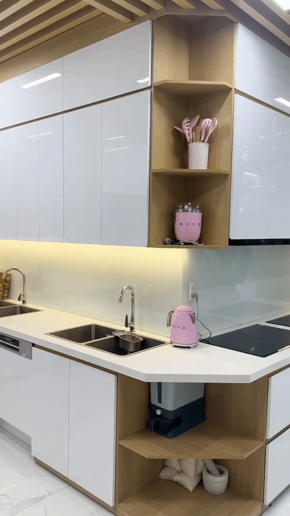 Cận cảnh điều đặc biệt trong căn bếp của Ngọc Trinh sau khi đầu tư 500 triệu cải tạo lại từ đầu - Ảnh 3.