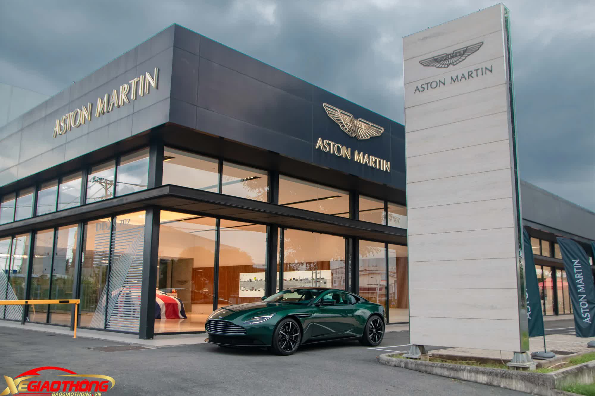 Cận cảnh chiếc Aston Martin DB11 độc nhất Việt Nam - Ảnh 1.