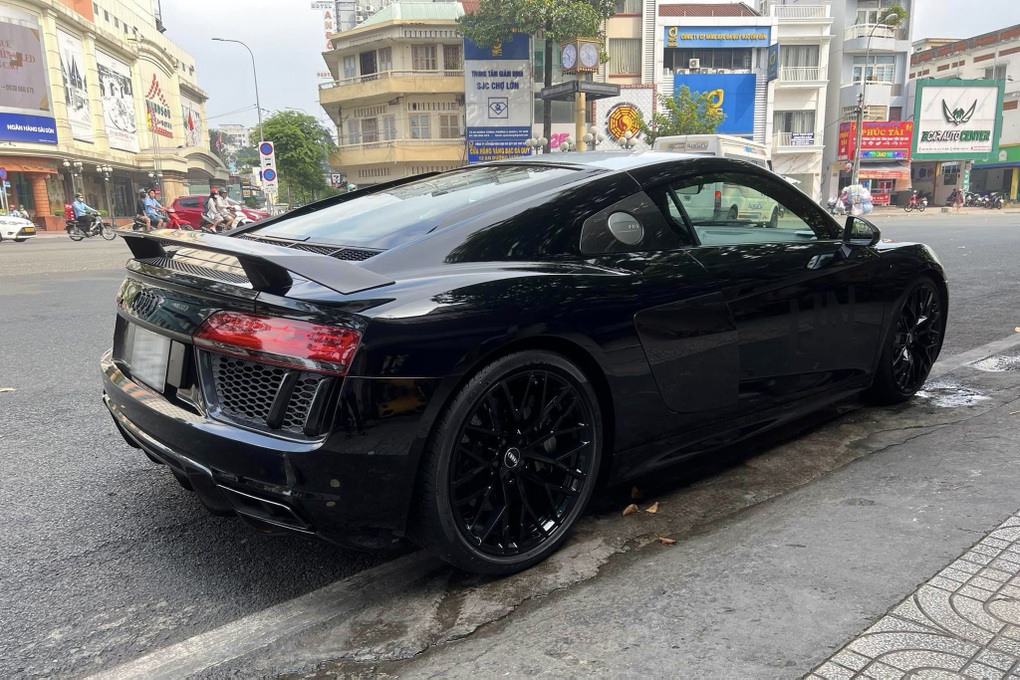 Ông Đặng Lê Nguyên Vũ mua thêm Audi R8 dù đã sở hữu 2 xe R8 hàng hiếm - Ảnh 5.