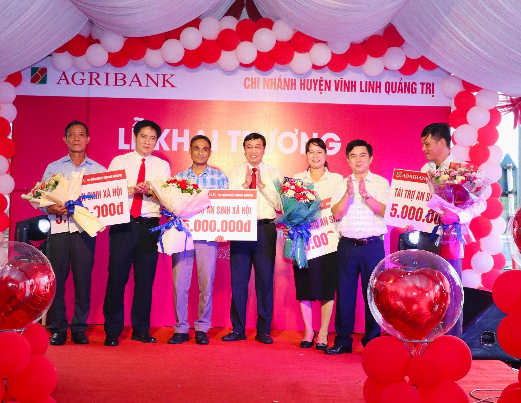 Quảng Trị: Agribank khai trương Phòng giao dịch Bến Quan – Chi nhánh huyện Vĩnh Linh - Ảnh 2.