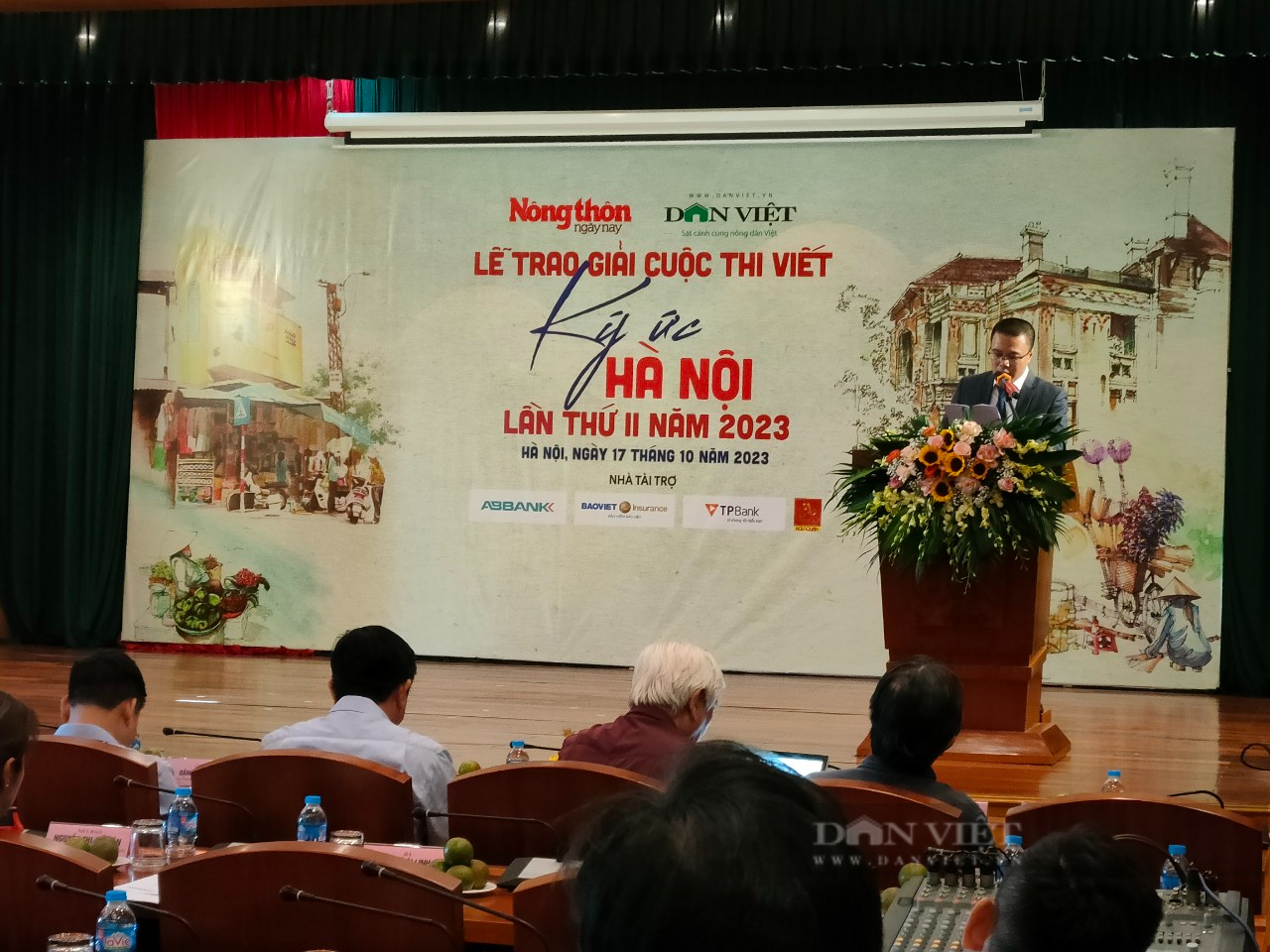 Trưởng Ban giám khảo cuộc thi viết Ký ức Hà Nội lần thứ II: &quot;Tôi muốn tham gia viết bài thi&quot; - Ảnh 4.