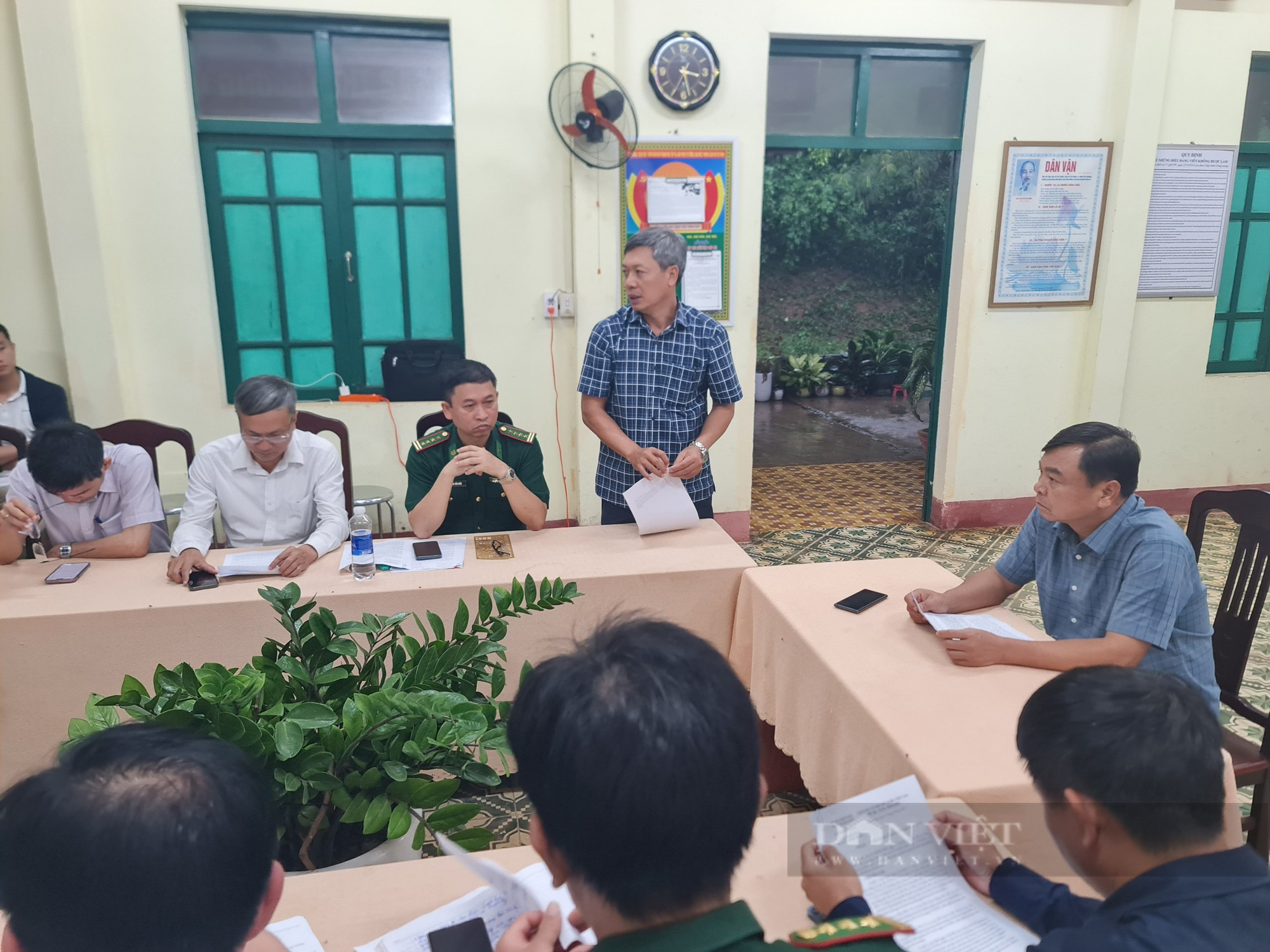 Thứ trưởng Bộ NNPTNT Nguyễn Hoàng Hiệp cần tận dụng thời gian vàng để cứu 13 ngư dân mất tích - Ảnh 3.