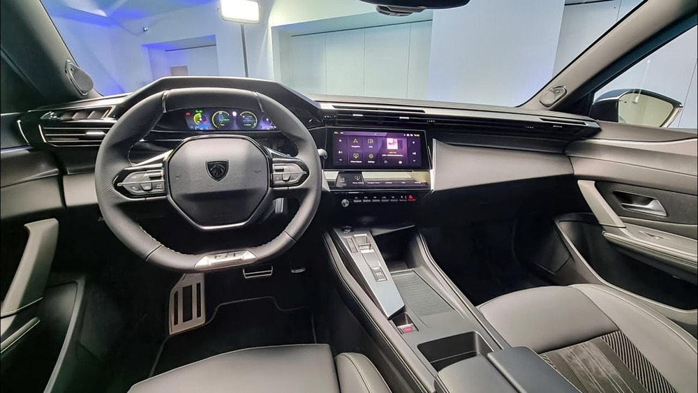 Ảnh thực tế Peugeot 408 về đại lý, ấn định ngày ra mắt, đã có giá dự kiến - Ảnh 2. Ảnh thực tế Peugeot 408 về đại lý, ấn định ngày ra mắt, đã có giá dự kiến - Ảnh 2.
