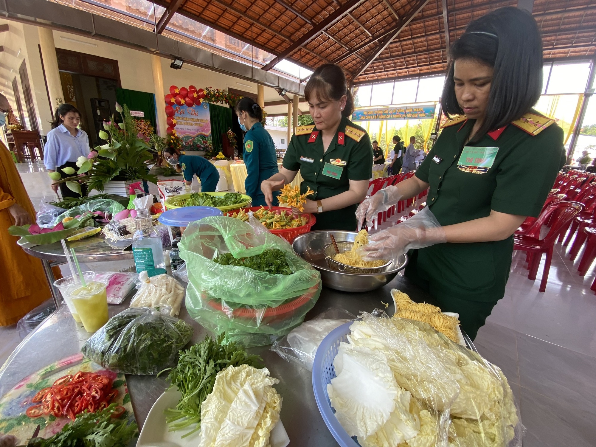 Độc đáo hội thi &quot;Ẩm thực chay&quot; nhân ngày Phụ nữ Việt Nam - Ảnh 3.