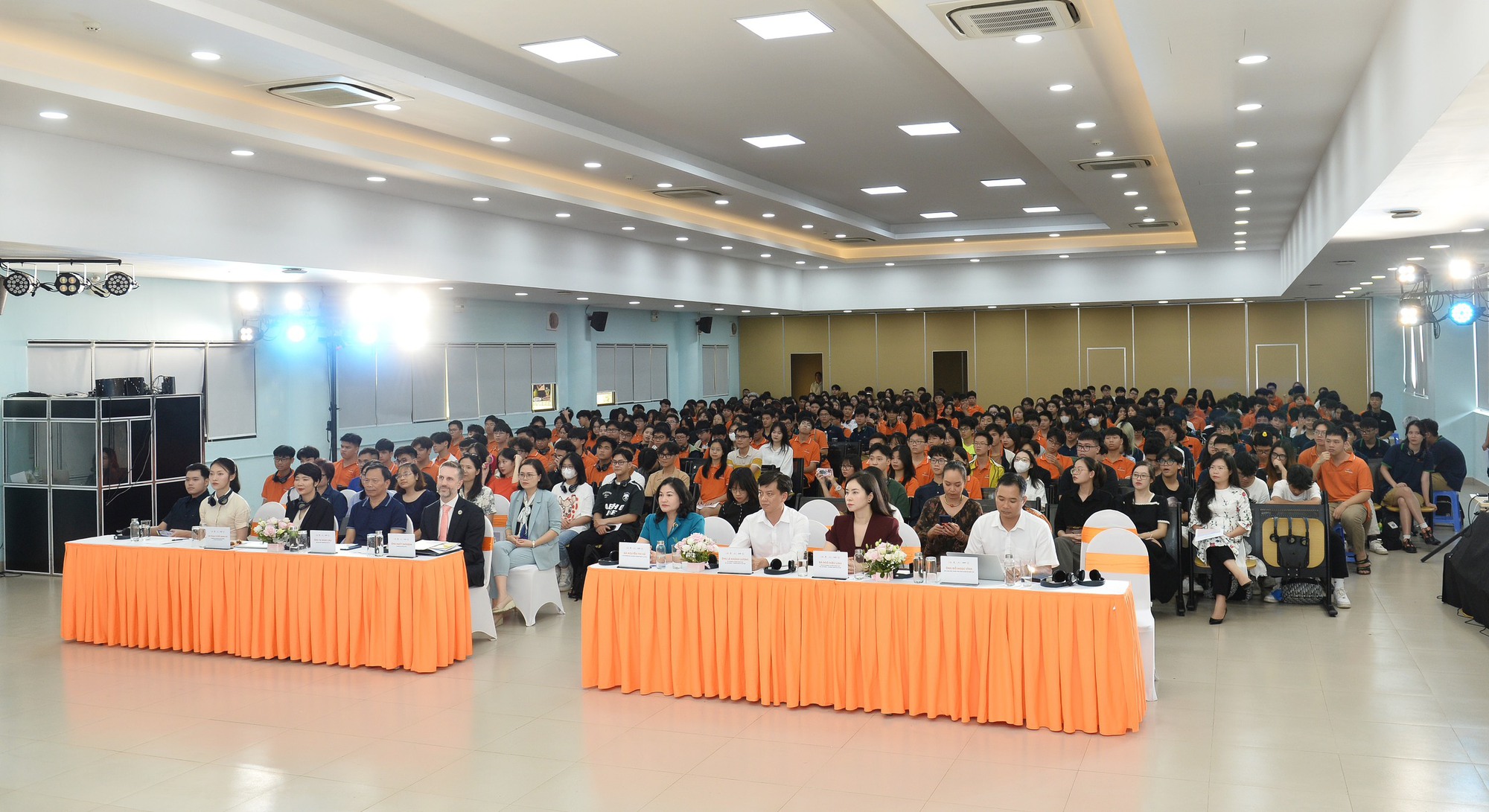 bạo lực giới 