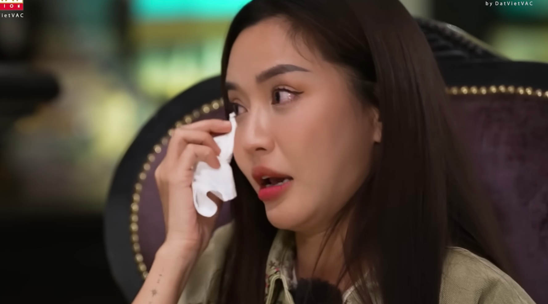 Bích Phương rơi nước mắt tâm sự:&quot;Hai năm qua, cảm xúc của tôi rất tệ&quot; - Ảnh 1.