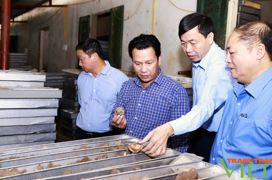 Bộ trưởng Bộ Tài nguyên và Môi trường Đặng Quốc Khánh làm việc tại tỉnh Lai Châu - Ảnh 7. Bộ trưởng Bộ Tài nguyên và Môi trường Đặng Quốc Khánh làm việc tại tỉnh Lai Châu - Ảnh 7.