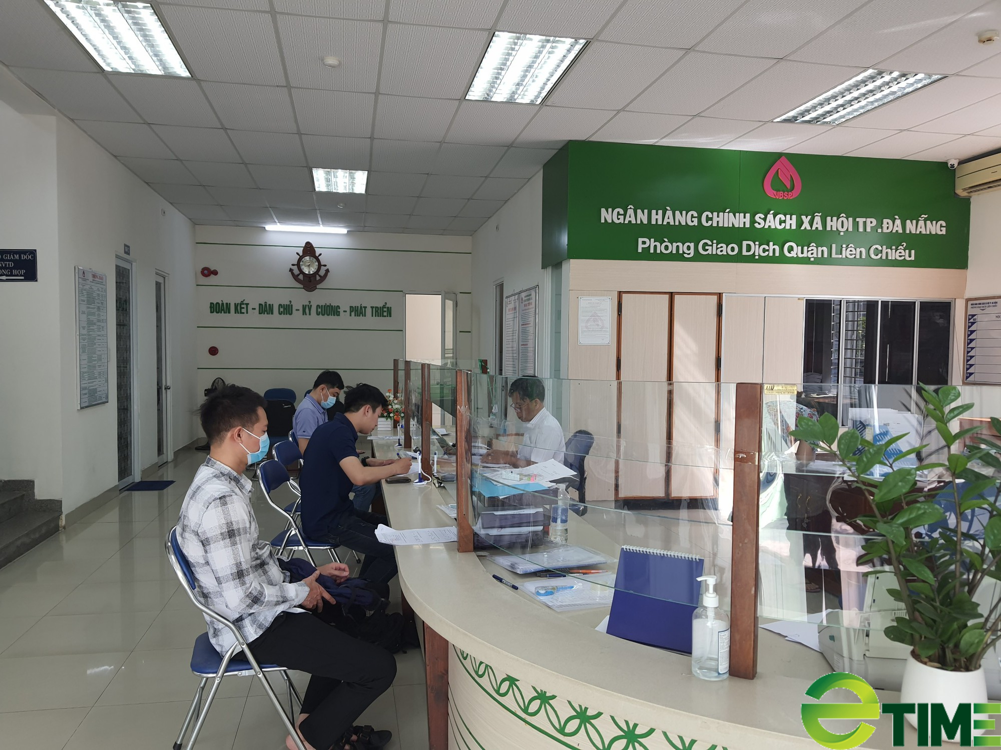 Đà Nẵng: Tín dụng chính sách – nguồn lực quan trọng thúc đầy kinh tế xã hội quận Liên Chiểu phát triển - Ảnh 6. Đà Nẵng: Tín dụng chính sách – nguồn lực quan trọng thúc đầy kinh tế xã hội quận Liên Chiểu phát triển - Ảnh 6.