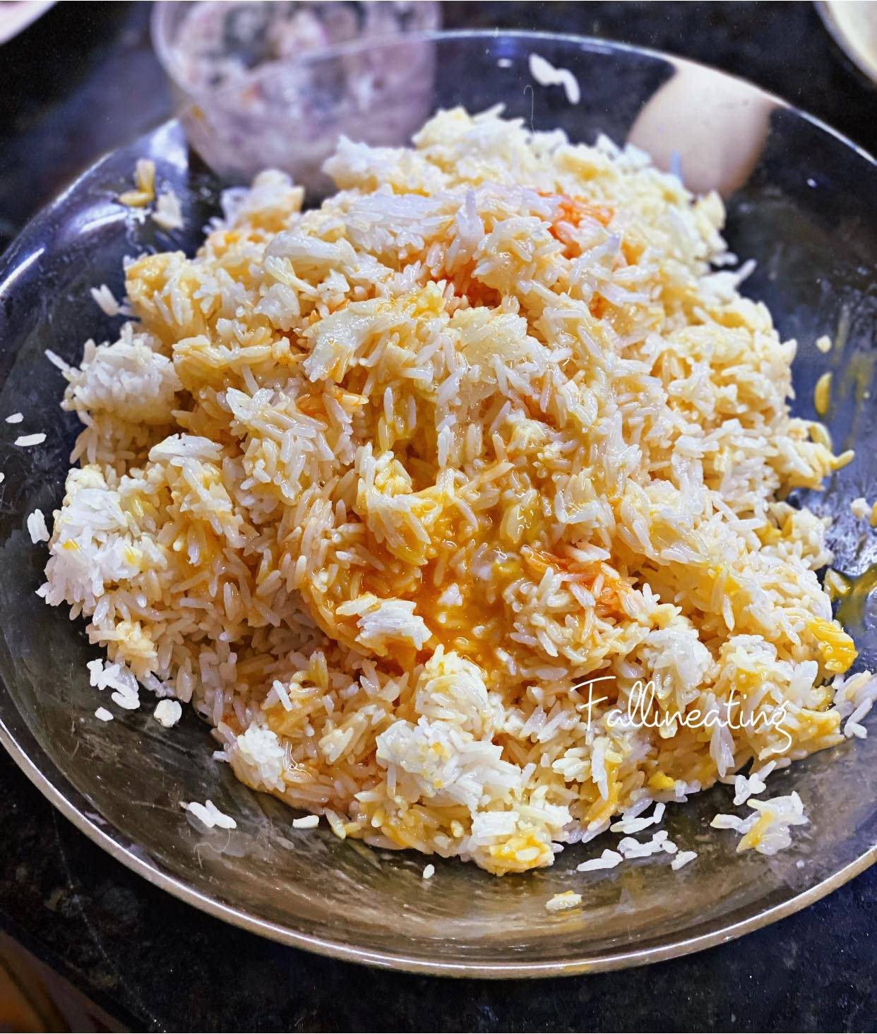 Để cơm chiên vàng óng, hạt mềm tơi, đừng quên cho loại &quot;quả&quot; quen thuộc này - Ảnh 4.