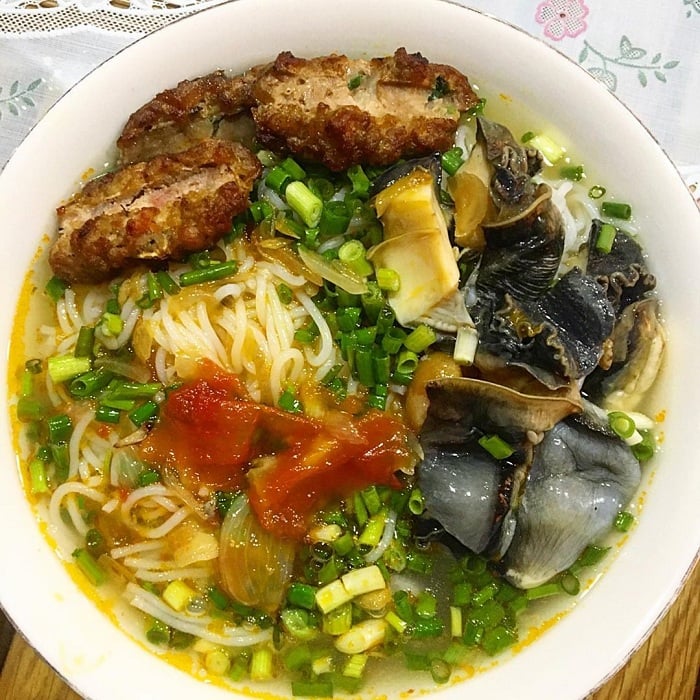 Độc đáo với quán ăn có thương hiệu ẩm thực mang tên các bà, nức tiếng của Hà Nội - Ảnh 2.