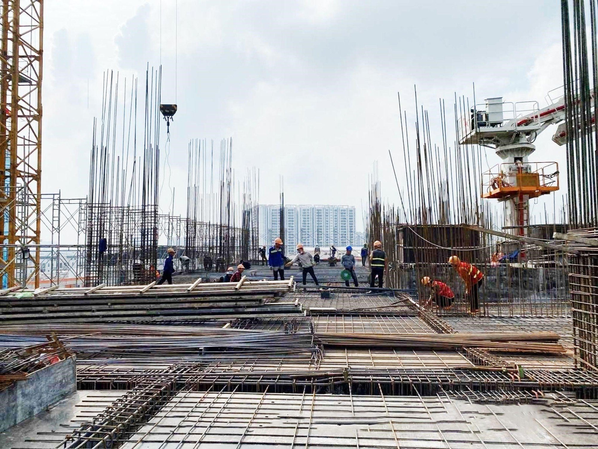 Thi công thần tốc, 4 tòa tháp của Sunshine Green Iconic chuẩn bị cất nóc trong Quý IV/2023 - Ảnh 4. Thi công thần tốc, 4 tòa tháp của Sunshine Green Iconic chuẩn bị cất nóc trong Quý IV/2023 - Ảnh 4.