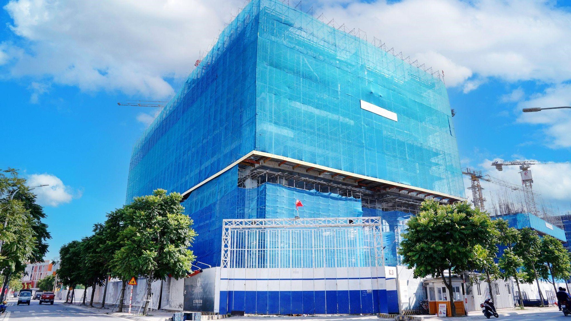 Thi công thần tốc, 4 tòa tháp của Sunshine Green Iconic chuẩn bị cất nóc trong Quý IV/2023 - Ảnh 5. Thi công thần tốc, 4 tòa tháp của Sunshine Green Iconic chuẩn bị cất nóc trong Quý IV/2023 - Ảnh 5.