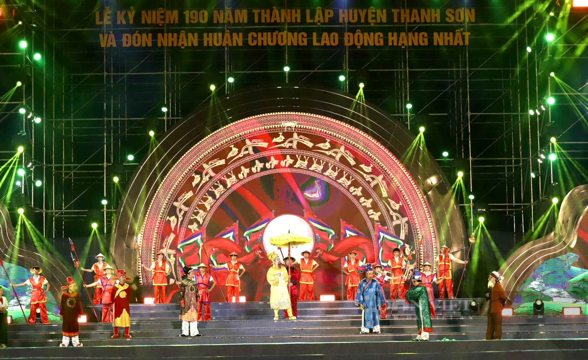 Phó Chủ tịch nước Võ Thị Ánh Xuân dự kỷ niệm 190 năm thành lập huyện Thanh Sơn (Phú Thọ) - Ảnh 3.