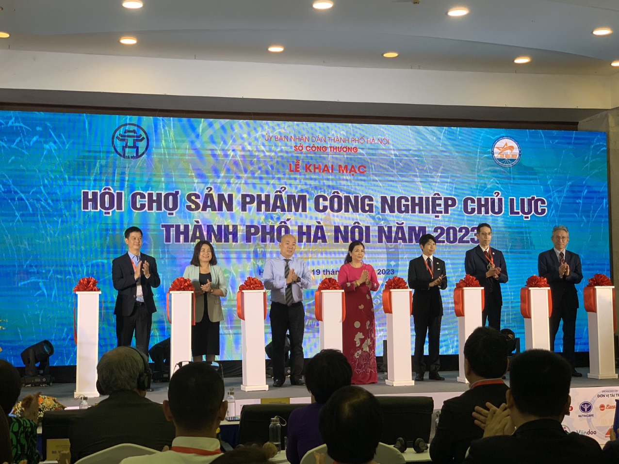 Hà Nội giới thiệu sản phẩm công nghiệp chủ lực, xuất hiện nhiều sản phẩm chế biến nông sản, thực phẩm - Ảnh 1. Hà Nội giới thiệu sản phẩm công nghiệp chủ lực, xuất hiện nhiều sản phẩm chế biến nông sản, thực phẩm - Ảnh 1.