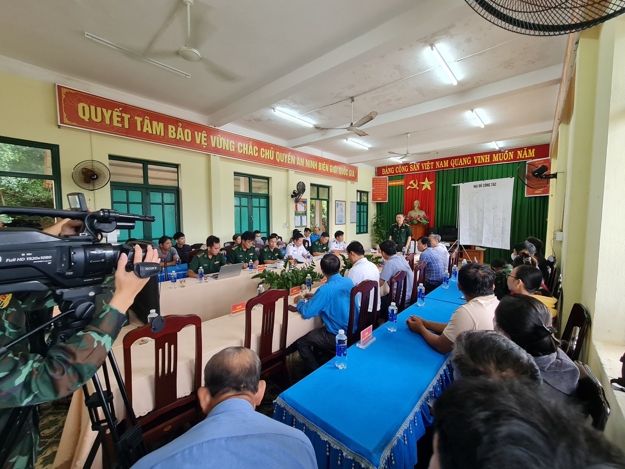 Khả năng tìm kiếm 13 ngư dân mất tích ở biển Trường Sa đến hết ngày 22/10 - Ảnh 1.
