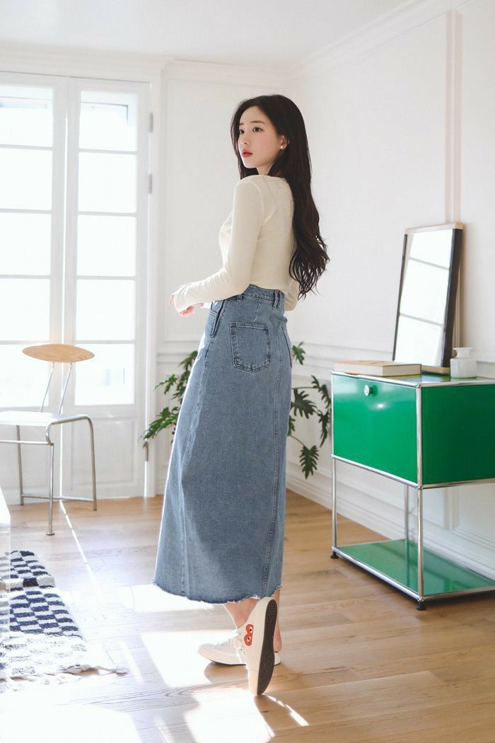Mùa lạnh nhưng có 4 kiểu chân váy đẹp và ấm này - Ảnh 2.