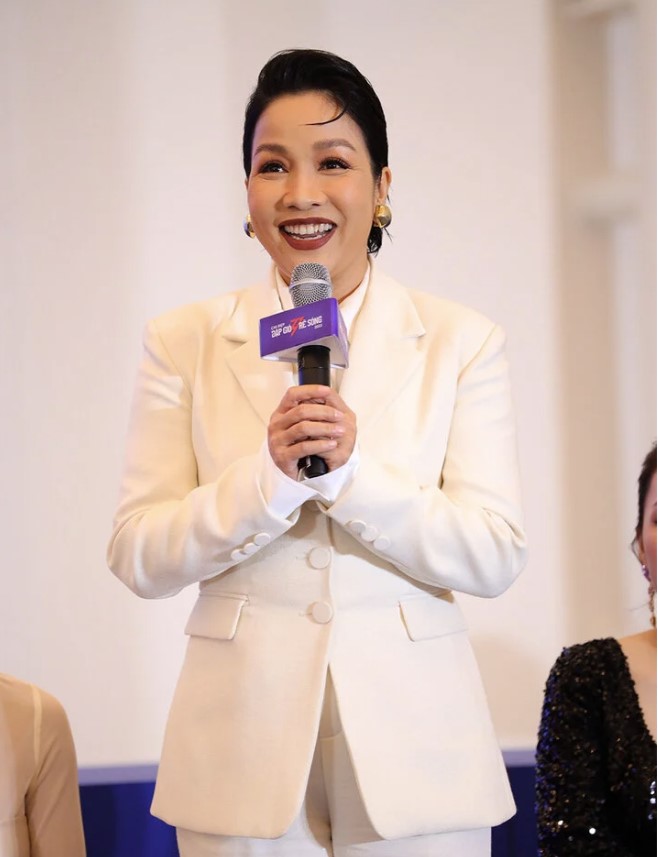 Vì sao diva Mỹ Linh là nghệ sĩ duy nhất phải đi bộ vào sảnh họp báo Chị đẹp đạp gió rẽ sóng? - Ảnh 1.