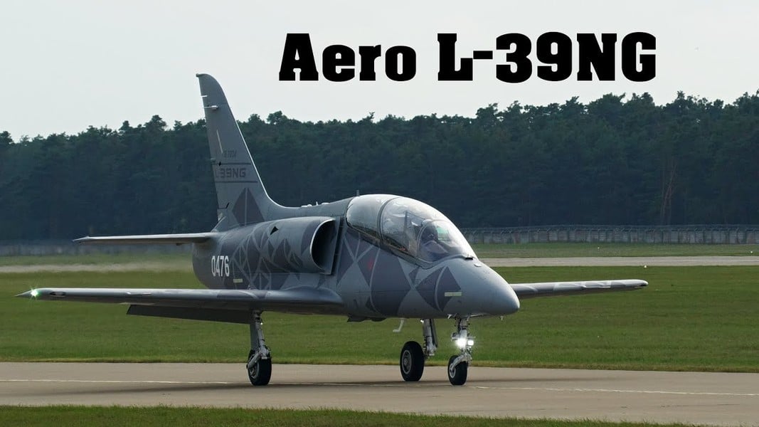 Máy bay L-39NG của không quân Việt Nam thực hiện chuyến bay đầu tiên tại Cộng hòa Séc - Ảnh 5.