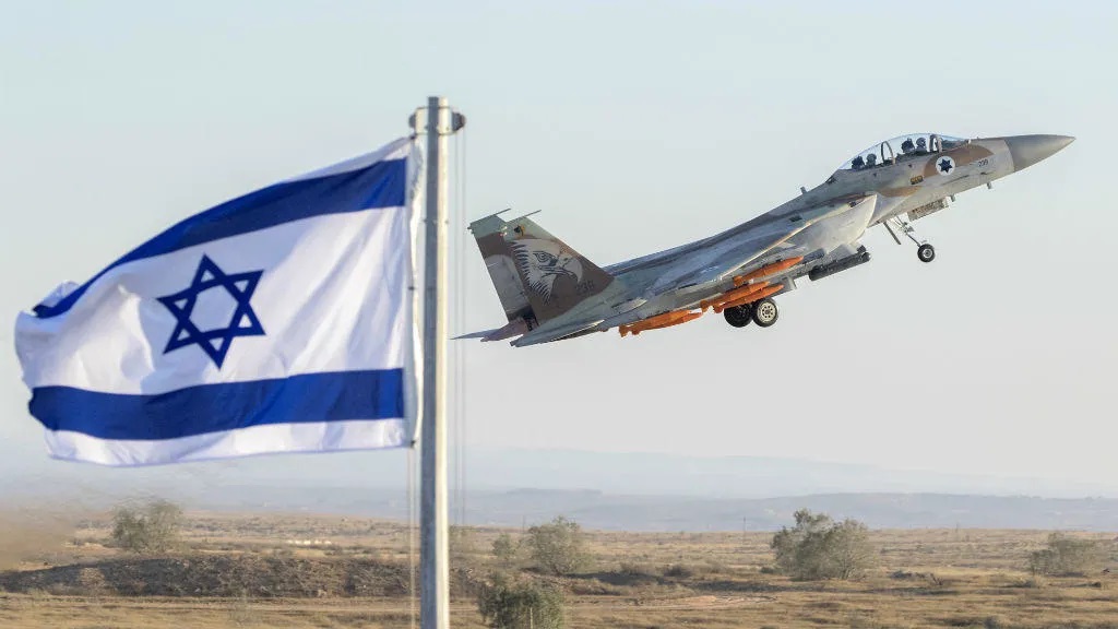 Israel giáng đòn tấn công mạnh vào các đồn bốt của Damascus khiến 8 binh sĩ Syria thiệt mạng - Ảnh 1.