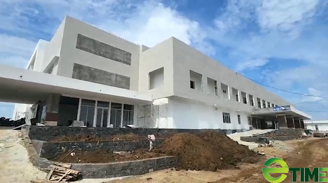 Quảng Ngãi: Hình dáng công trình y tế 287 tỷ ở Lý Sơn sau hơn 2 năm thi công - Ảnh 10. Quảng Ngãi: Hình dáng công trình y tế 287 tỷ ở Lý Sơn sau hơn 2 năm thi công - Ảnh 10.