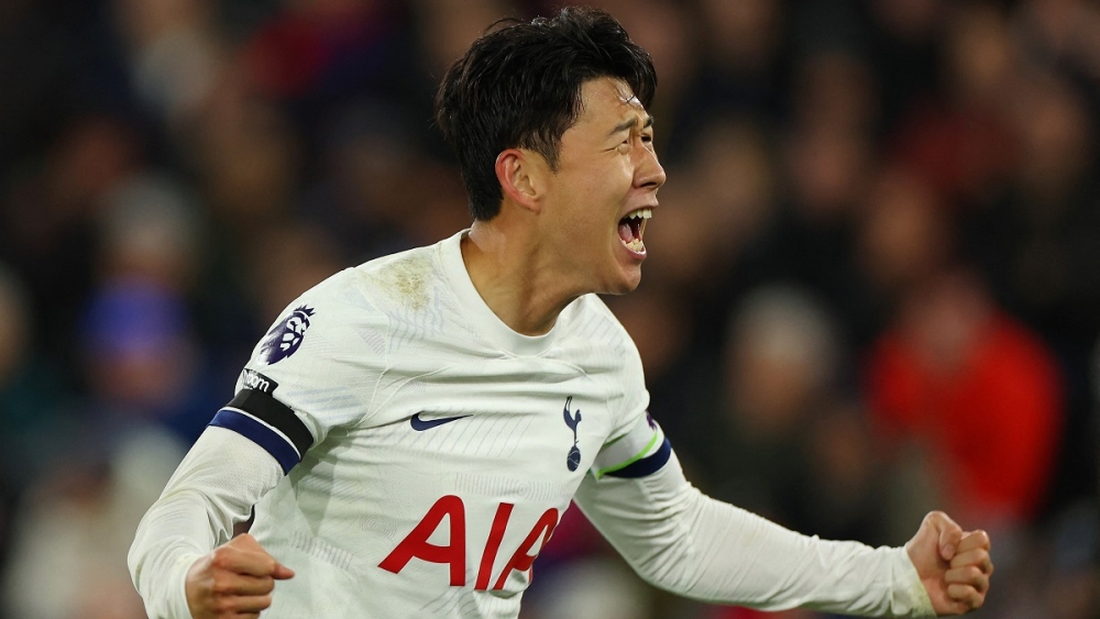 Son Heung-min lại &quot;nổ súng&quot;, Tottenham củng cố ngôi đầu Premier League - Ảnh 1.
