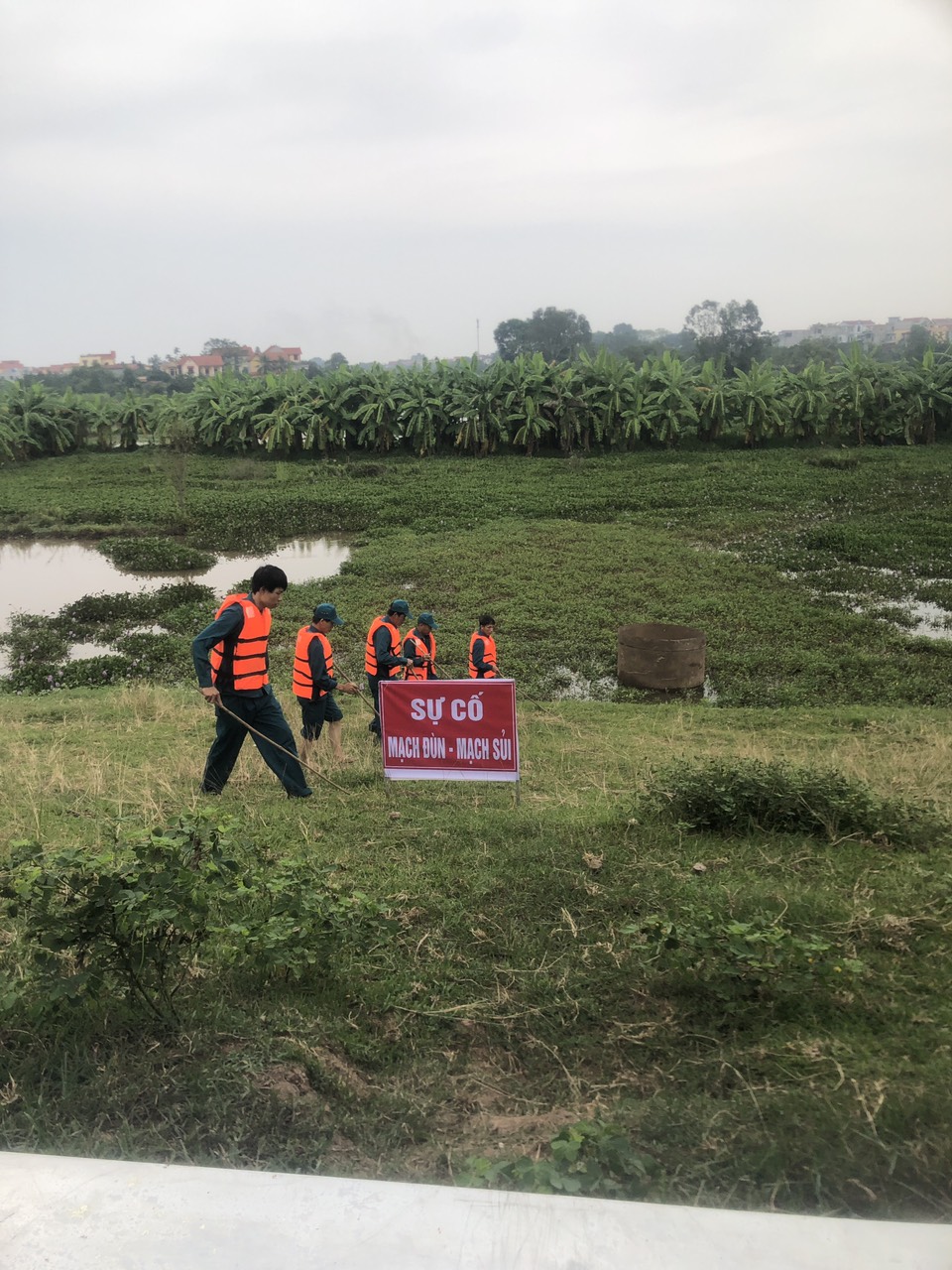 Các tình huống giả định về sự cố đê điều được xử lý nhanh chóng, đáp ứng yêu cầu - Ảnh 1.