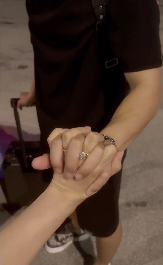 Phải thi đấu xa nhà, Quế Ngọc Hải &quot;bạo chi&quot; để... nịnh vợ - Ảnh 2.
