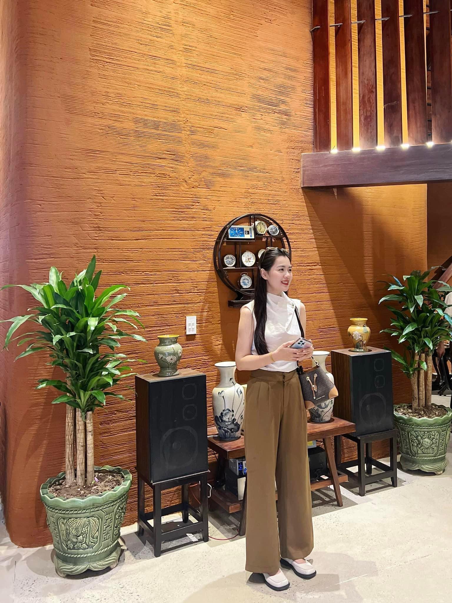 Phải thi đấu xa nhà, Quế Ngọc Hải &quot;bạo chi&quot; để... nịnh vợ - Ảnh 3.