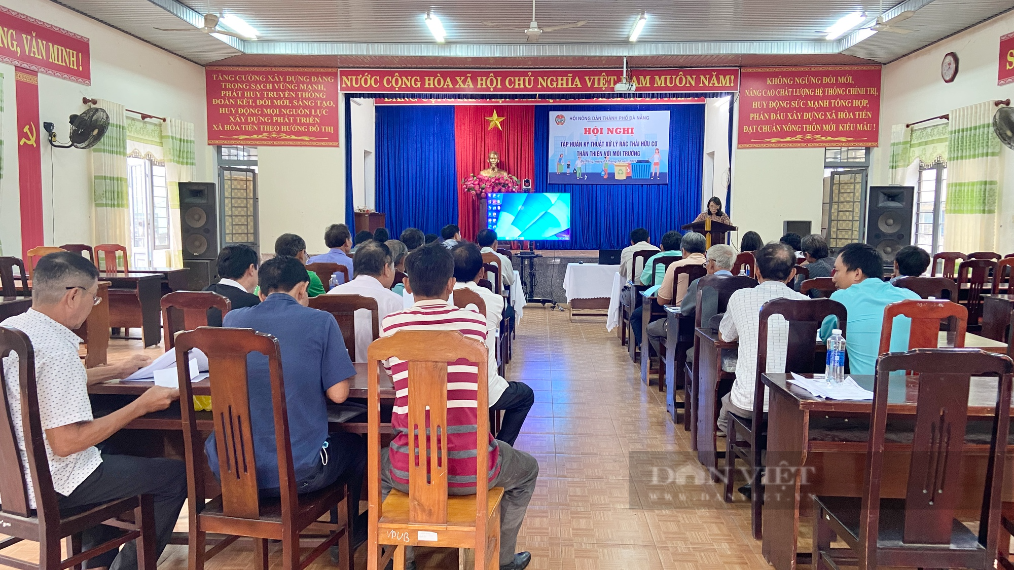 Nông dân Đà Nẵng hứng khởi tham gia tập huấn kỹ thuật nuôi sâu canxi và trùn quế - Ảnh 1.