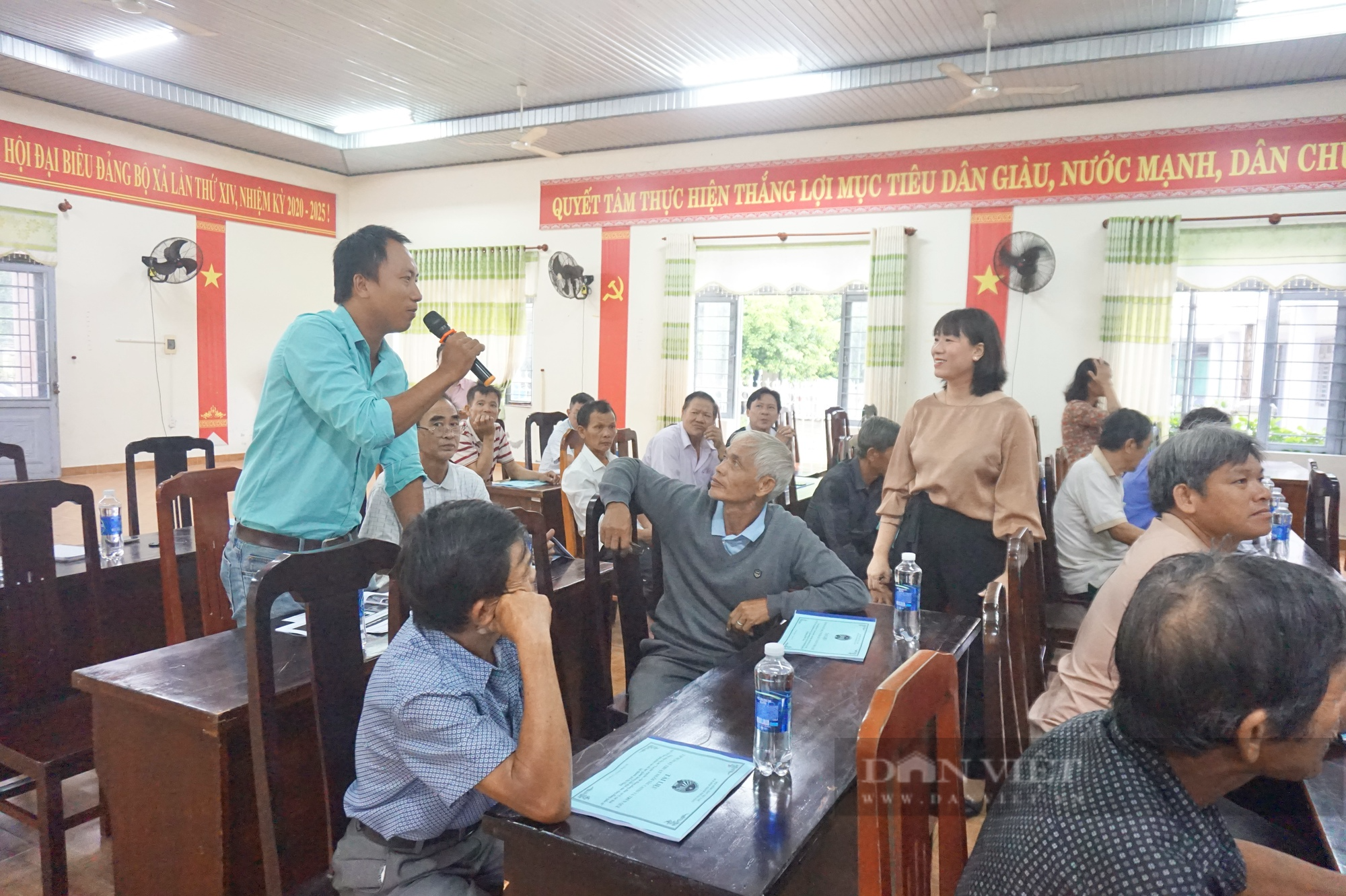 Nông dân Đà Nẵng hứng khởi tham gia tập huấn kỹ thuật nuôi sâu canxi và trùn quế - Ảnh 3.